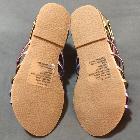 Girls Metallic Multi-colored Gladiator Sandals - Picture 4 of 4